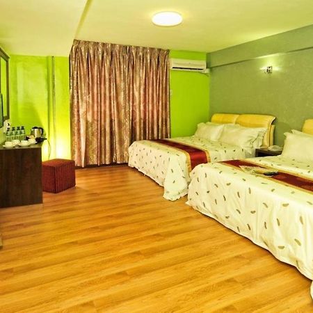 Hotel Zamburger Grand City Malacca Exterior photo