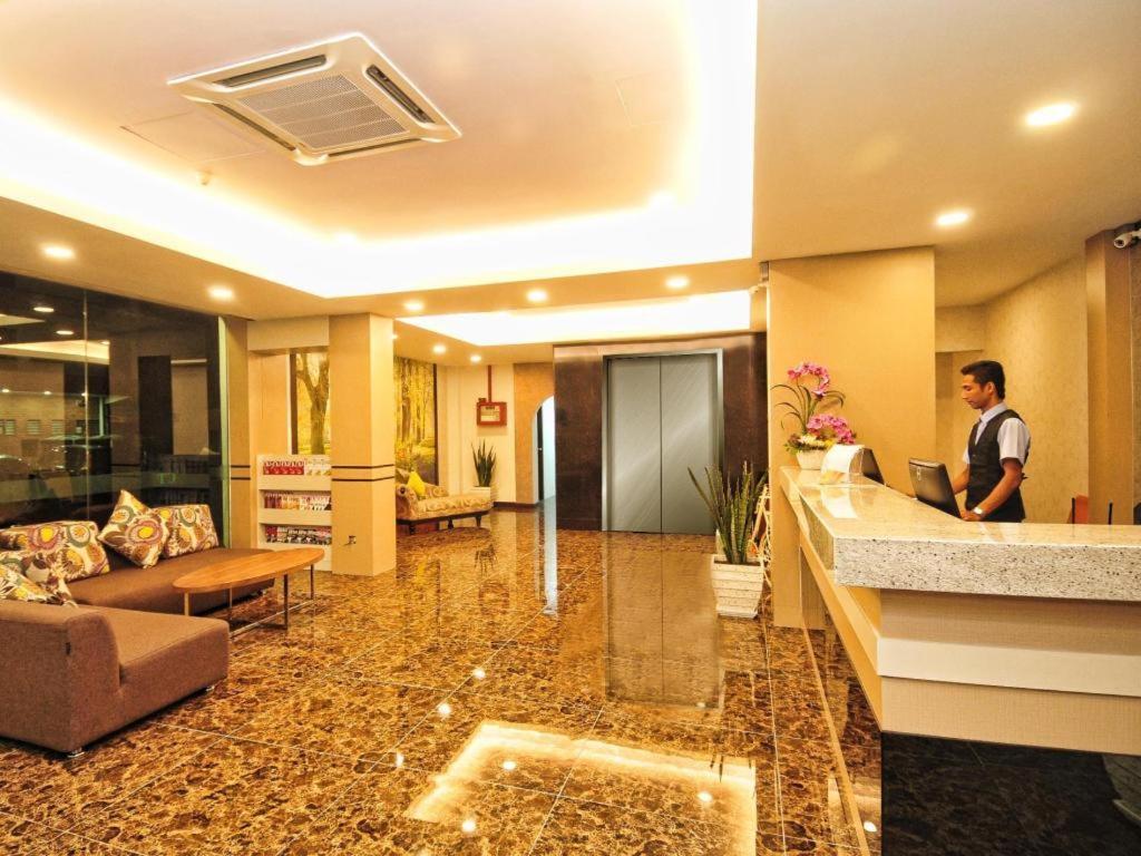 Hotel Zamburger Grand City Malacca Exterior photo