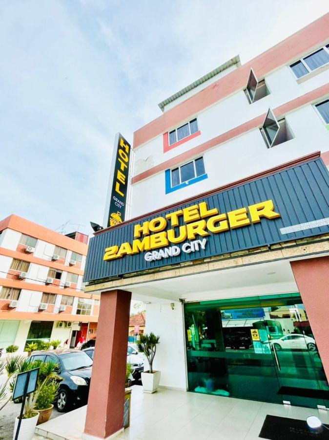 Hotel Zamburger Grand City Malacca Exterior photo